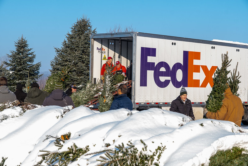  MDARD Supports ‘Trees for Troops’ at Tannenbaum Farms  