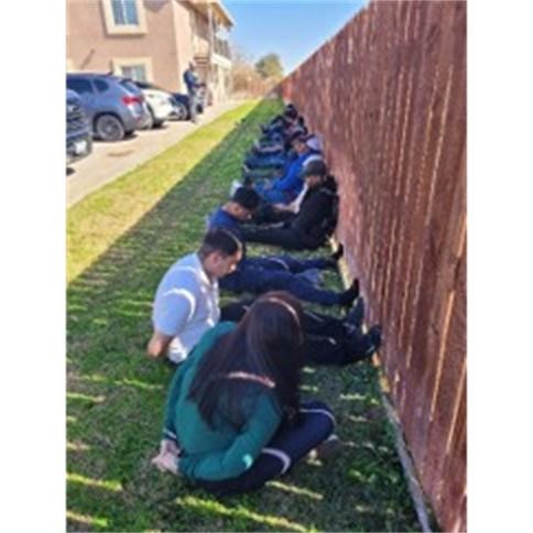 U.S. Border Patrol agents disrupt alien smuggling operation